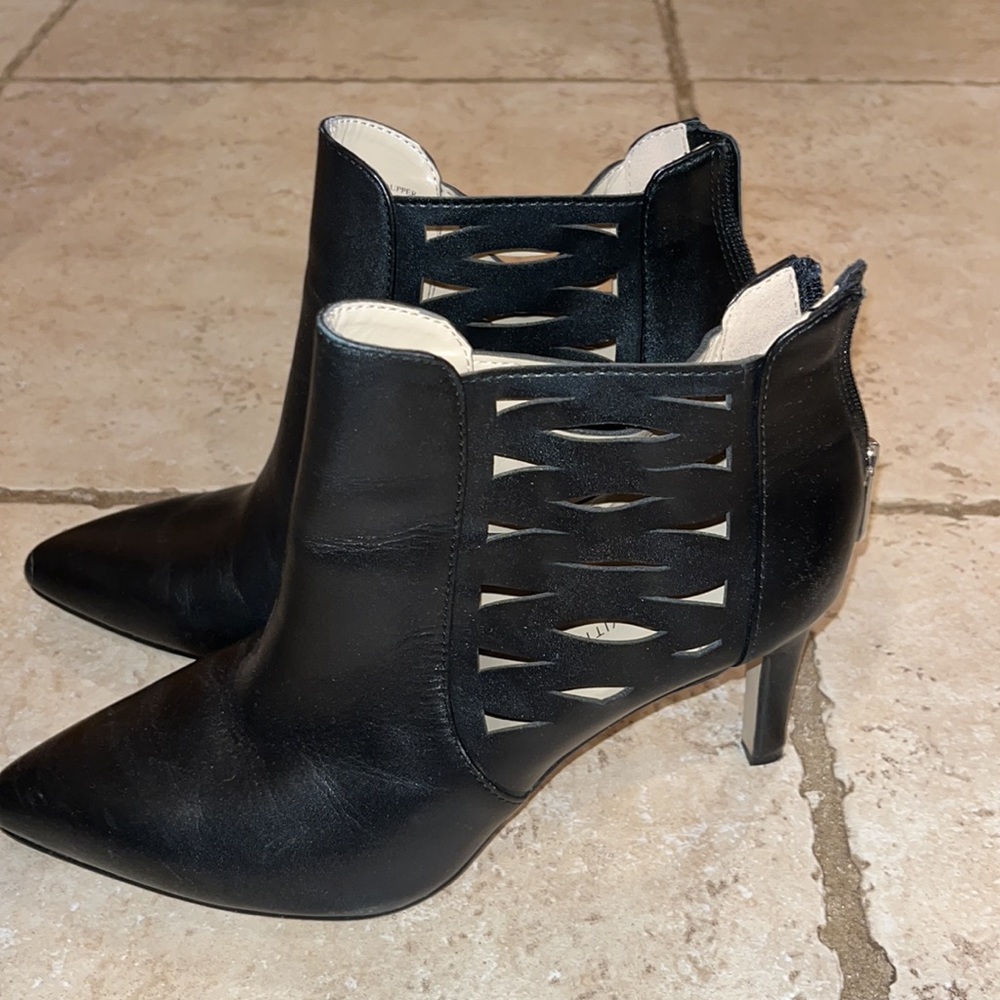 Heels - Picture 2 of 5